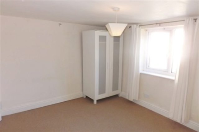  Image of 1 bedroom Studio flat to rent in Wallingford Street Wantage OX12 at Wantage, OX12 8AU